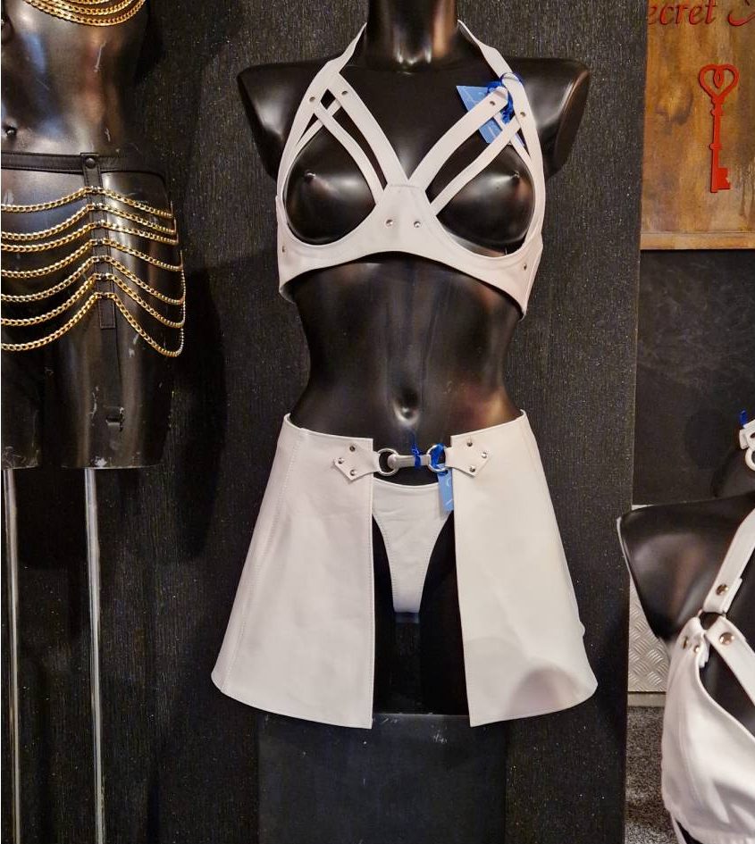 Bizonder Bianca Wiedijk Wit leder set 01