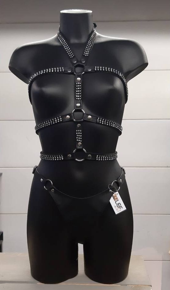 Bizonder by Bianca Wiedijk leder harnas strass